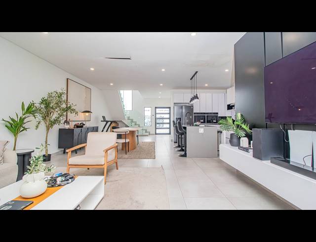 4 BEDROOM HOUSE FOR SALE IN SANDOWN